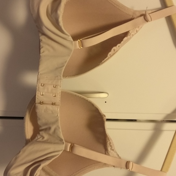 Nude bra - Picture 4 of 4